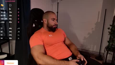 Snapshot of musculusx chatting on 10-16-25, 02:29 Musculus online show from 10-16-25, 02:29