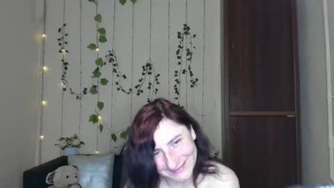 Jeneva online show from 04-18-26, 07:58