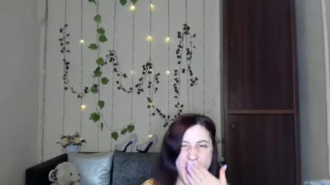 Jeneva online show from 04-28-26, 06:35