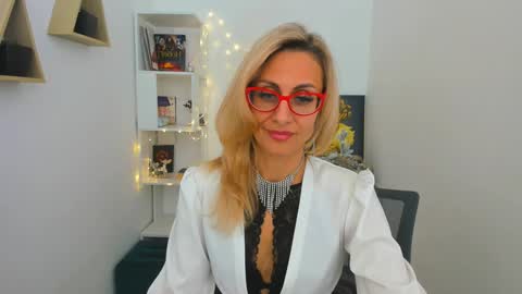 Diana online show from 01-12-25, 03:03