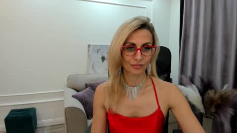 Diana online show from 01-16-25, 03:13