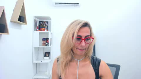 Diana online show from 01-26-25, 11:50