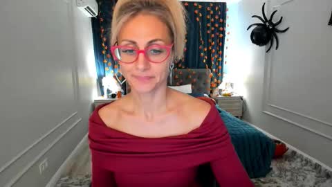 Diana online show from 10-24-25, 12:34