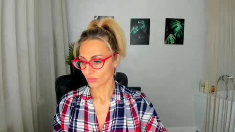 Diana online show from 11-17-25, 12:11