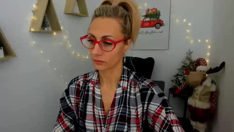 Diana online show from 12-15-25, 10:41