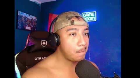 mushrooncat online show from 10-13-25, 03:23