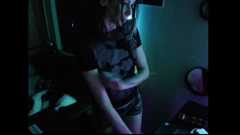 Snapshot of mvnt1s chatting on 11-08-25, 09:09 ghost mantis online show from 11-08-25, 09:09