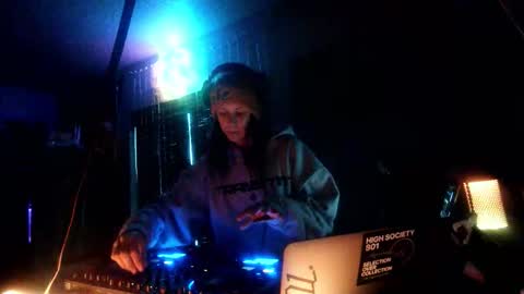 Snapshot of mvnt1s chatting on 01-14-26, 02:55 ghost mantis online show from 01-14-26, 02:55