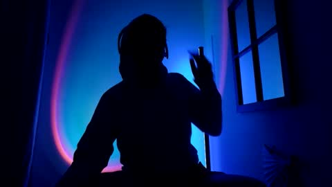 Snapshot of mx_anouk_divine chatting on 10-23-25, 04:34 Mx. Anouk Divine online show from 10-23-25, 04:34