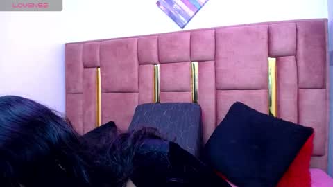 Snapshot of mxlvixje chatting on 10-16-25, 05:19 SOFIA online show from 10-16-25, 05:19