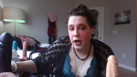 Snapshot of mxsissycharlotte chatting on 12-13-24, 04:49 Mx Charlotte online show from 12-13-24, 04:49