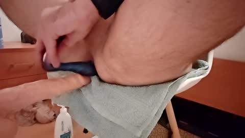 Snapshot of my_dirty_office chatting on 12-17-24, 07:40 my_dirty_office online show from 12-17-24, 07:40