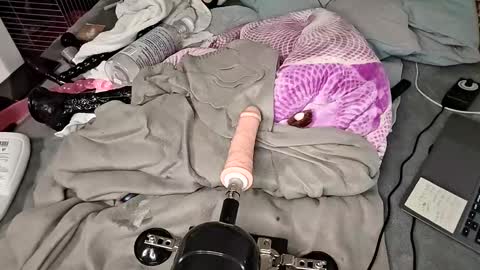 Snapshot of my_dirty_office chatting on 02-23-25, 05:12 my_dirty_office online show from 02-23-25, 05:12