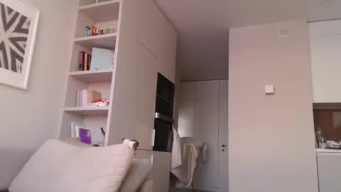 Snapshot of my_hannah chatting on 02-21-25, 02:06 Hannah  welcome  online show from 02-21-25, 02:06