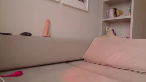 Snapshot of my_hannah chatting on 03-01-25, 12:34 Hannah  welcome  online show from 03-01-25, 12:34