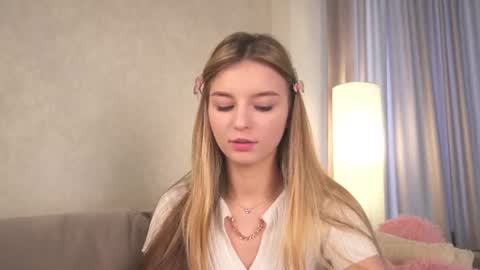 Polly online show from 06-16-26, 01:14