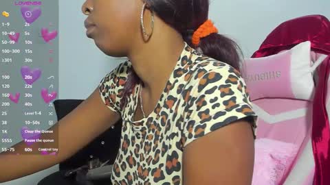 Snapshot of myblackdope_ chatting on 11-18-25, 01:00 Samanta online show from 11-18-25, 01:00