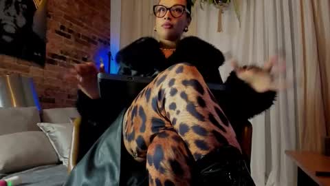 Snapshot of mydoc_lolac chatting on 11-14-25, 08:29 Lola online show from 11-14-25, 08:29