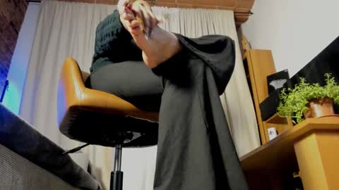 Snapshot of mydoc_lolac chatting on 11-25-25, 08:31 Lola online show from 11-25-25, 08:31