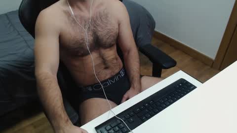 Snapshot of myhairymacho chatting on 01-07-25, 04:39 Juan OF myhairymacho online show from 01-07-25, 04:39