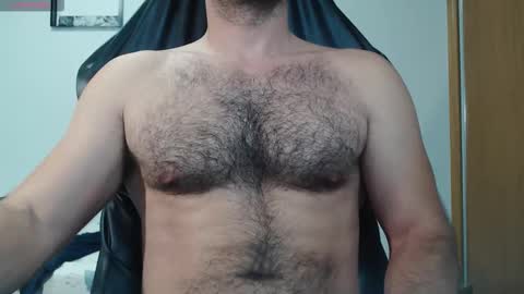 Snapshot of myhairymacho chatting on 10-16-25, 12:11 Juan OF myhairymacho online show from 10-16-25, 12:11