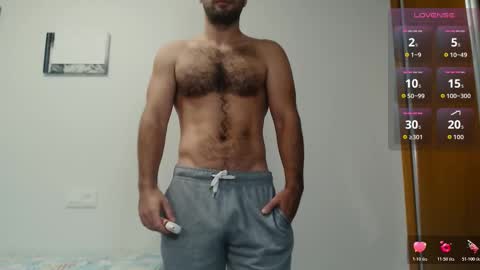 Snapshot of myhairymacho chatting on 10-28-25, 10:52 Juan OF myhairymacho online show from 10-28-25, 10:52