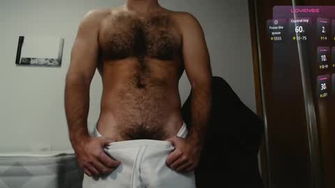 Snapshot of myhairymacho chatting on 12-16-25, 06:13 Juan OF myhairymacho online show from 12-16-25, 06:13