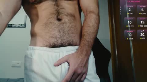 Snapshot of myhairymacho chatting on 01-10-26, 05:42 Juan OF myhairymacho online show from 01-10-26, 05:42