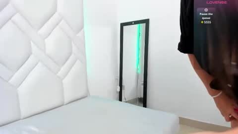 Snapshot of myinnocentwhore chatting on 09-25-25, 10:02 LINDA AND EMILIO online show from 09-25-25, 10:02