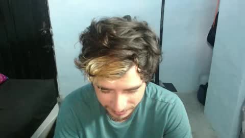 Snapshot of myke_xxx chatting on 12-03-24, 12:49 mike online show from 12-03-24, 12:49