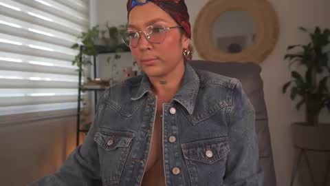 Snapshot of mykinkybunny chatting on 01-12-26, 09:31 jacke BUNNY online show from 01-12-26, 09:31