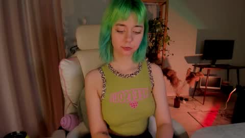 Snapshot of mylaweb chatting on 10-12-25, 03:38 MylaFlores online show from 10-12-25, 03:38