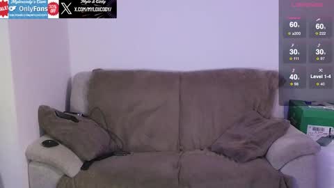 Snapshot of myloxcody chatting on 10-28-25, 10:56 Mylo Cody online show from 10-28-25, 10:56