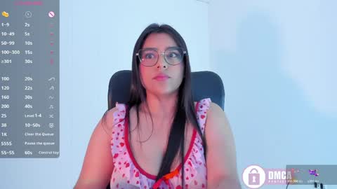Snapshot of mypretty_isabella chatting on 05-17-26, 07:28 Bella online show from 05-17-26, 07:28