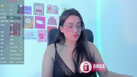 Snapshot of mypretty_isabella chatting on 06-04-26, 02:06 Bella online show from 06-04-26, 02:06