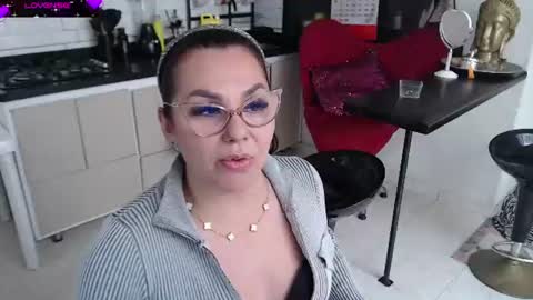 Myrna Sessions online show from 06-26-26, 06:45