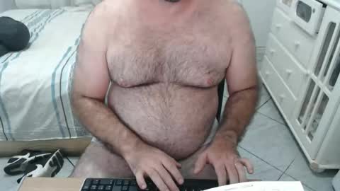 Snapshot of mysterbearmg chatting on 02-18-26, 10:39 mysterbearmg online show from 02-18-26, 10:39