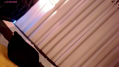 Olivia online show from 03-09-25, 05:33