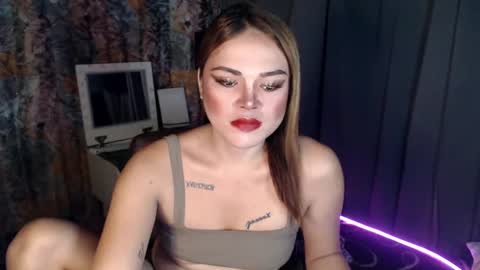 Snapshot of mysteryman_xxx chatting on 01-12-25, 04:42 UR GIRL NEXTDOOR online show from 01-12-25, 04:42