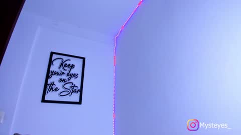 Snapshot of mysteyes chatting on 12-12-24, 11:03 Elena online show from 12-12-24, 11:03