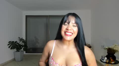 Snapshot of mysteyes chatting on 02-28-25, 12:54 Elena online show from 02-28-25, 12:54