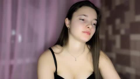 Snapshot of mysticrose_ chatting on 02-25-26, 04:16 Leya online show from 02-25-26, 04:16