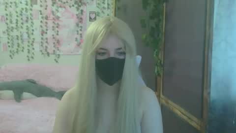 mysticyumiko online show from 04-17-26, 08:17