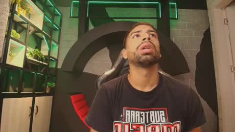 Snapshot of mystrongsubmissive chatting on 11-10-25, 10:58 mystrongsubmissive online show from 11-10-25, 10:58