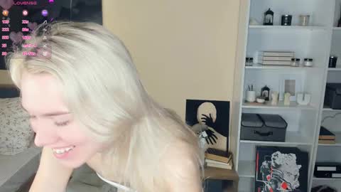 Olivia or just olive online show from 12-05-25, 07:32