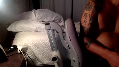 Snapshot of mywi11yisbiggy chatting on 11-19-25, 03:23 str8 dom alphaAsian Daddy type. sorry not bi or curious but i dont judgediscrimenate. online show from 11-19-25, 03:23