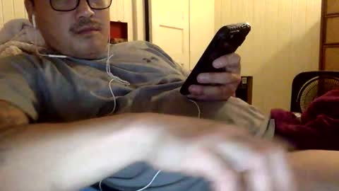 Snapshot of mywi11yisbiggy chatting on 01-11-26, 02:11 str8 dom alphaAsian Daddy type. sorry not bi or curious but i dont judgediscrimenate. online show from 01-11-26, 02:11