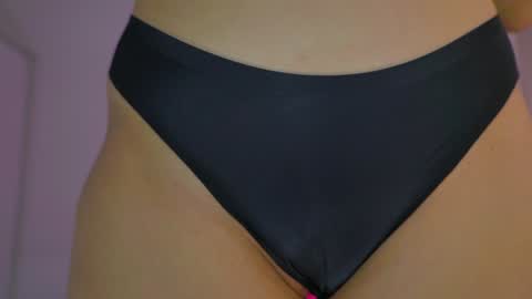 Snapshot of naalani chatting on 12-26-24, 07:03 Naalani online show from 12-26-24, 07:03