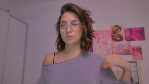 Snapshot of naalani chatting on 01-13-25, 06:49 Naalani online show from 01-13-25, 06:49