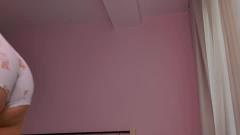 Snapshot of naalani chatting on 10-21-25, 06:03 Naalani online show from 10-21-25, 06:03